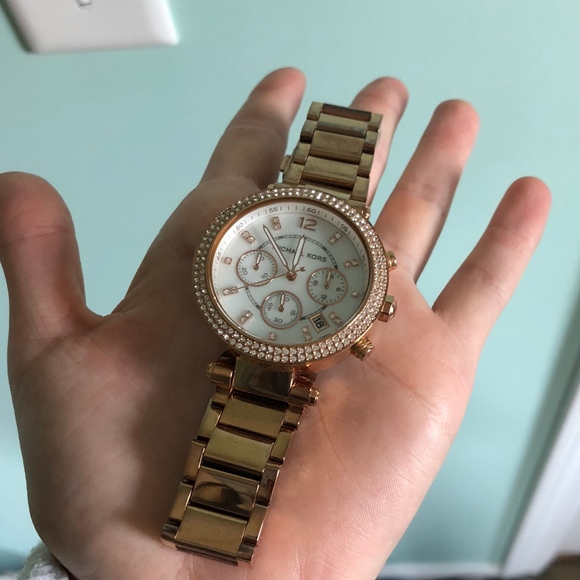 Michael Kors yollow gold watch - Picture 2 of 5
